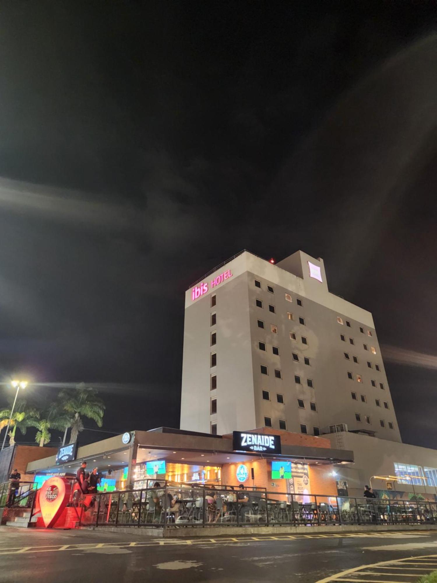 Ibis Montes Claros Shopping Hotel Buitenkant foto